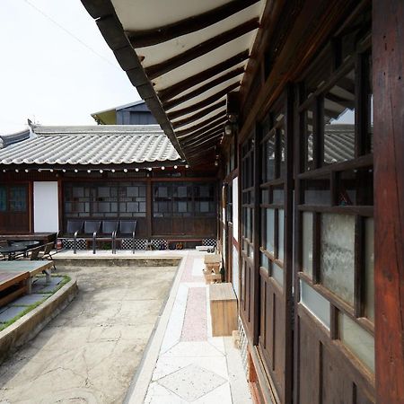 Bonghwangjae Hanok Guesthouse Gongju Eksteriør billede